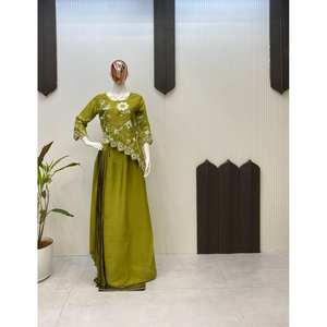 Vestido de Noche Indo-Occidental de Diseñador para Fiesta con Bordado de Lentejuelas, Estilo Elegante - Product Image 3