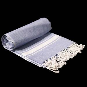 Serviette de plage à séchage rapide en tissu Fouta avec design rayé personnalisé et logo à prix abordable, fabriquée en Inde - Product Image 3