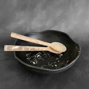 Bol en résine noir à bords ondulés irréguliers, fait main, artistique, décoratif pour la décoration de la maison, bol ambre noir de forme irrégulière - Product Image 5