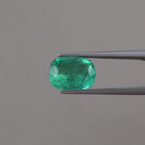 Esmeralda Natural Certificada IGI, Venta al por Mayor, 3.36 Quilates, Corte Ovalado 11x8.5mm, Excelente Calidad, Verde Claro, Tratada con Calor, para Joyería - Product Image 1