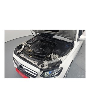 Mercedes-Benz Classe E E220d 4MATIC Avantgarde Modèle Juin 2017 avec 78 659 km Volant à Gauche - Product Image 6