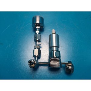 Lam Research 2300 Exelan Flex45 – Sous-ensemble de conduite de gaz 839-471051-002 – Occasion, état actuel – Pièces d'équipement semi-conducteur d'occasion - Product Image 1