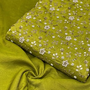 Vente flash : Tissu en soie brodé à la main par des designers, idéal pour les robes de mariée, les robes de soirée et la collection de créateurs, à prix avantageux - Product Image 6