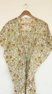 Robe longue kaftan pour femme, imprimé floral jaune doré, coupe ample, 100% coton, tenue de plage estivale, robe de vacances - Product Image 3