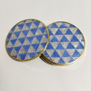 Juego de posavasos con incrustaciones de triángulo geométrico de resina ámbar amarillo, 4 Uds. Con tacto de perla Madre, nuevo patrón, alfombrillas y almohadillas decorativas para bebidas - Product Image 3