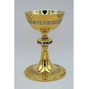 Elegante Juego de Cáliz y Ciborio de Metal con Acabado Pulido para Celebraciones Litúrgicas Sagradas Diarias - Product Image 3