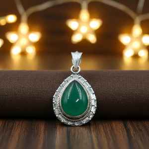 จี้หยดน้ำหยกเขียวเงินแท้ 925 ดีไซน์วินเทจทำมือ ประดับด้วยพลอยธรรมชาติ ของขวัญสำหรับผู้หญิง - Product Image 1