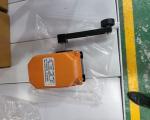 Nouveau modèle de fin de course à levier CMK pour grue EOT, robuste, IP44, M.S. Plaque de bornes 40A 500V DPDT à visser intelligente -25-70 Usine - Product Image 6