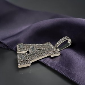 Colgante de Lujo Personalizado con Letra A, Chapado en Plata de Ley 925, con Corte Baguette y Redondo, Engaste en Canal, para Uso Diario - Product Image 2