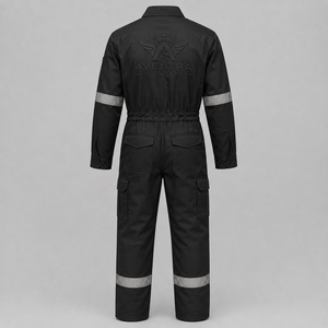 Traje de Seguridad Premium de Alta Visibilidad, Diseñado con Construcción Duradera, Ajuste Cómodo y Tiras Reflectantes - Product Image 2