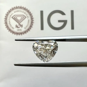 Diamants en forme de cœur étincelants, traités CVD, certifiés IGI, clarté E, parfaits pour les créations de bijoux uniques et les bagues de fiançailles - Product Image 3