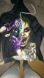 เสื้อฮู้ดดี้พิมพ์ลายดิจิตอล 3 มิติ ลายโจ๊กเกอร์ แบบสวมหัว ทรงหลวม แฟชั่น แห้งเร็ว สำหรับฤดูใบไม้ร่วง ผลิตจากโพลีเอสเตอร์ 100% ขายส่ง - Product Image 3