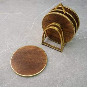 Sous-verres en bois faits à la main pour boissons, en matériaux écologiques, parfaits pour les tasses à café, les tasses à thé et les verres à jus. - Product Image 4