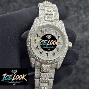 นาฬิกาข้อมือผู้หญิง ICE LOOK หรูหรา ตัวเรือนสแตนเลสสตีล ขนาด 38 มม. หน้าปัดทรงกลม ระบบควอตซ์ ประดับเพชร พร้อมหน้าปัดแซฟไฟร์ - Product Image 1