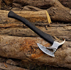 Hacha Vikinga Thewizcrafts Hecha a Mano con Acero de Alto Carbono, Mango de Acero de Grado Industrial, 1.5 kg, Multiusos - Product Image 2