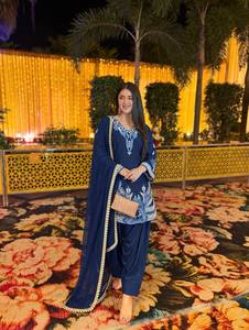Conjunto de fiesta tradicional para mujer, de algodón azul, largo hasta el tobillo, con bordado y dupatta, estilo India-Pakistán - Product Image 1