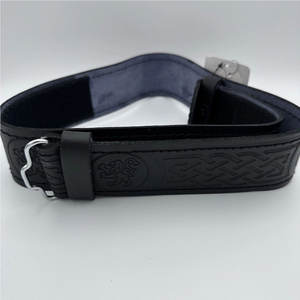Cinturón de Cuero Escocés con León Rampante Grabado en Negro Sin Hebilla - Suministros de Fábrica Global de Moda - Product Image 2