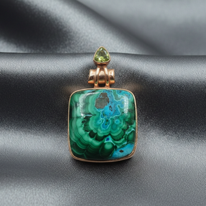 Pendentif en malachite et péridot naturels style bohème, argent sterling 925 plaqué or rose et or jaune, bijoux faits à la main, cadeau pour femme - Product Image 3