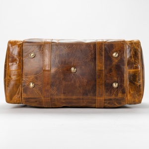 กระเป๋าเดินทางสุดสัปดาห์หนังแท้สำหรับนักเดินทางในเมือง ยี่ห้อ Wholesale Urban Status รุ่น Traveller สำหรับทุกเพศ พร้อมสายสะพาย - Product Image 6