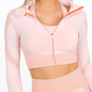 Ensemble de sport léger pour femme avec logo personnalisé, vêtements de fitness, ensemble de yoga 3 pièces, soutien-gorge de sport, leggings, tenue de gym et de yoga - Product Image 2