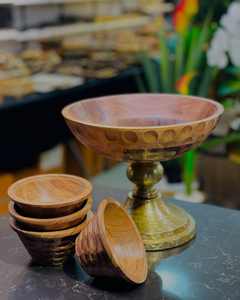 Tazón de madera premium para uso en la cocina y comedor del hogar, que ofrece calidad artesanal y material natural duradero. - Product Image 5