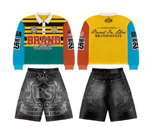 Ensemble de t-shirts sportifs à manches longues pour hommes de couleur rouge, ensemble de polos à manches longues pour hommes de couleur contrastée avec short en jean imprimé - Product Image 1