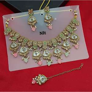 Ensemble de bijoux fins plaqué or 11151661PGR Collier avec pierre de cristal et perles Accessoires de luxe pour femmes - Product Image 1