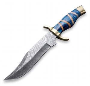 Couteau de camping à lame fixe en acier Damas artisanal avec manche en résine de bois bleu et garde en laiton pour utilisation sur le terrain et collection - Product Image 2