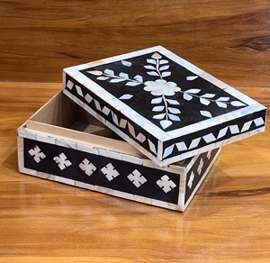 <b>Black</b> Mother of Pearl Jewelry Storage Box Handmade Shell Inlay Decorative Keepsake Organizer Floral Leaf Design Gift Box Home - Product Image 2
