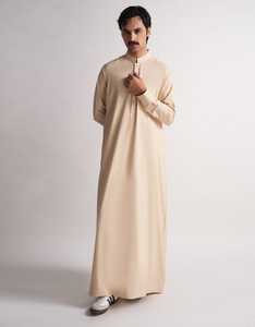 Thobe beige à manches longues pour homme, longueur au sol, col montant, tenue de prière islamique modeste, couleur unie, coton, toutes saisons - Product Image 2