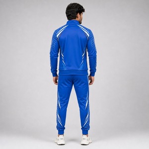 Chándal para hombre de alta calidad que ofrece control de la humedad, comodidad suave y rendimiento confiable durante entrenamientos y prácticas deportivas. - Product Image 2