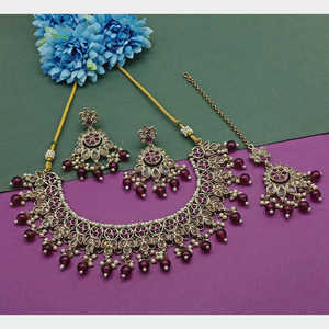 Parure de bijoux en plaqué or avec pierre de cristal et perles 10581247PU Collier - Product Image 1