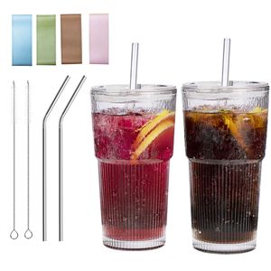 2 bicchieri in vetro a righe per acqua/caffè con coperchi e cannucce, dal design accattivante - Product Image 1