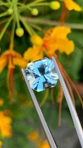 บลูโทแพซทรงคุชชั่นธรรมชาติสำหรับทำเครื่องประดับ ขายส่งจาก Zubeda Gems พร้อมใบรับรองจากผู้เชี่ยวชาญ  แบบตาแมว - Product Image 5