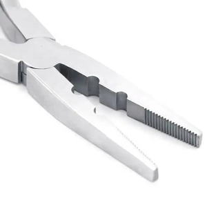 Pinzas de Acero Inoxidable para Extensiones de Cabello, Herramienta para Abrir y Remover Anillos Micro y Cintas Adhesivas, SWISHER INTERNATIONAL - Product Image 4