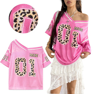 Camiseta de Baloncesto para Mujer con Diseño de Leopardo Rosa Personalizado, Sublimada, Estilo Y2K, Moda Urbana, Camiseta de Fútbol Americano - Product Image 1