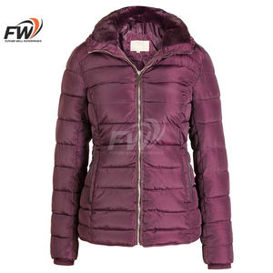 Chaqueta de Plumón Clásica de Estilo Casual con Capucha Desmontable y Decoración con Logotipo, Abrigo Acolchado Grueso y Cálido de Terciopelo para Mujer con Cierre de Cremallera - Product Image 1