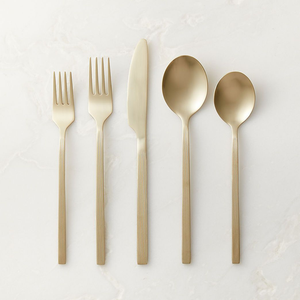 Magnifique ensemble de couverts dorés, avec de belles poignées fines modernes et minimalistes de couleur brun foncé, qualité supérieure, disponible à prix de gros. - Product Image 6