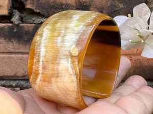 Brazalete Hecho a Mano con Cuerno de Búfalo Pulido, Estilo Animal, Ecológico, Regalo para Ella - Product Image 6