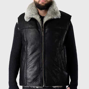 Gilet en peau de mouton sans manches fait main pour homme en noir - Product Image 2