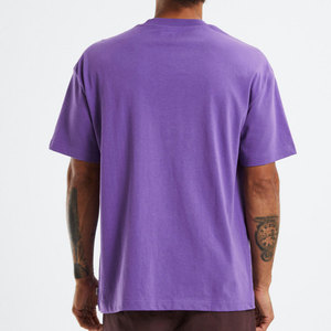 Camiseta de Algodón Personalizada para Hombre, Estilo Urbano, Color Morado, Fabricante OEM, Fábrica de Sialkot, Ropa Casual Lisa de Alta Calidad - Product Image 2
