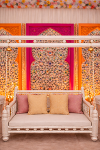 Décoration de scène de mariage de luxe sur le thème arabe, style marocain musulman, pour événements Mehndi, Sangeet et Haldi, États-Unis - Product Image 3