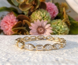 Bracelet tennis vintage Lurba Jewels en or jaune 14 carats massif avec moissanite marquise multi-formes 15 carats et sertissage clos – Cadeau de mariage - Product Image 5