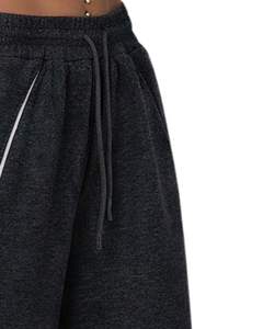 Pantalon de jogging ample en molleton noir anthracite pour femme, avec passepoil latéral, taille élastique et cordon de serrage, coupe décontractée, idéal pour la détente - Product Image 3