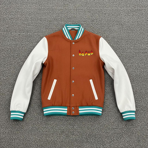 Producción en Masa de Chaquetas Varsity con Logotipos Personalizados, Parches, Letras y Ribetes de Punto para Mayoristas Internacionales de Moda - Product Image 6
