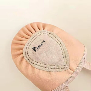 Chaussons de danse en cuir souple à bout pointu avec semelle en daim et sangle élastique, légers et flexibles, pour filles et femmes, vente en gros - Product Image 3