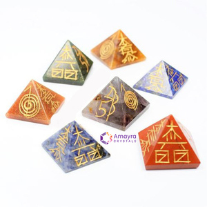 Set de Pirámides de Reiki con Grabado de 7 Chakras y Piedras Preciosas, Personalizable con Caja de Madera, Piedra Natural, Venta al por Mayor, Amayra Crystals Exports INDIA - Product Image 3