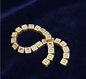 Conector Ovalado de Aleación Chapado en Oro de 18K con Cristales Golden Meena Kaari, Tamaño 11x11mm, Componentes para Joyería y Collares, Venta al por Mayor - Product Image 3