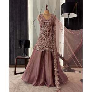 Conjunto de traje de fiesta de diseñador para mujer con hermosa combinación Dupatta superior-inferior - Product Image 3