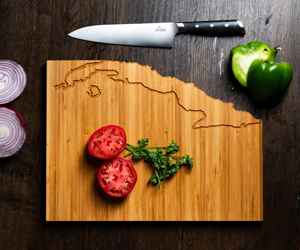 NUEVO MODELO, ÉXITO DE VENTAS, Tabla de Cortar de Madera de Acacia con Borde Natural, Tabla para Picar, Hecha en India - Product Image 5